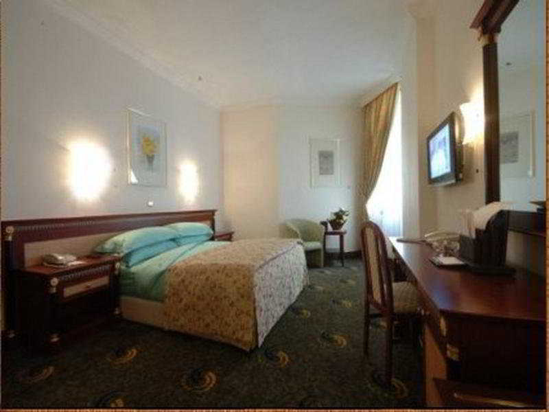 โรงแรมอัลโชฮาดา Mecca ภายนอก รูปภาพ A room at the hotel